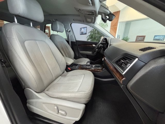 Used 2018 Audi Q5 2.0T Premium Plus w/ Premium Plus Package AWD/4WD image 11
