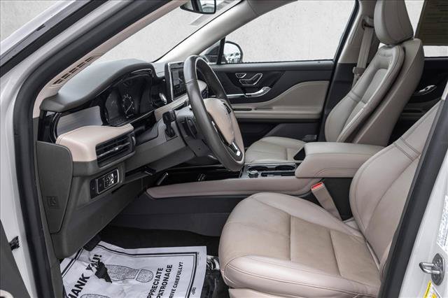Used 2021 Lincoln Corsair AWD w/ Premium Package image 11