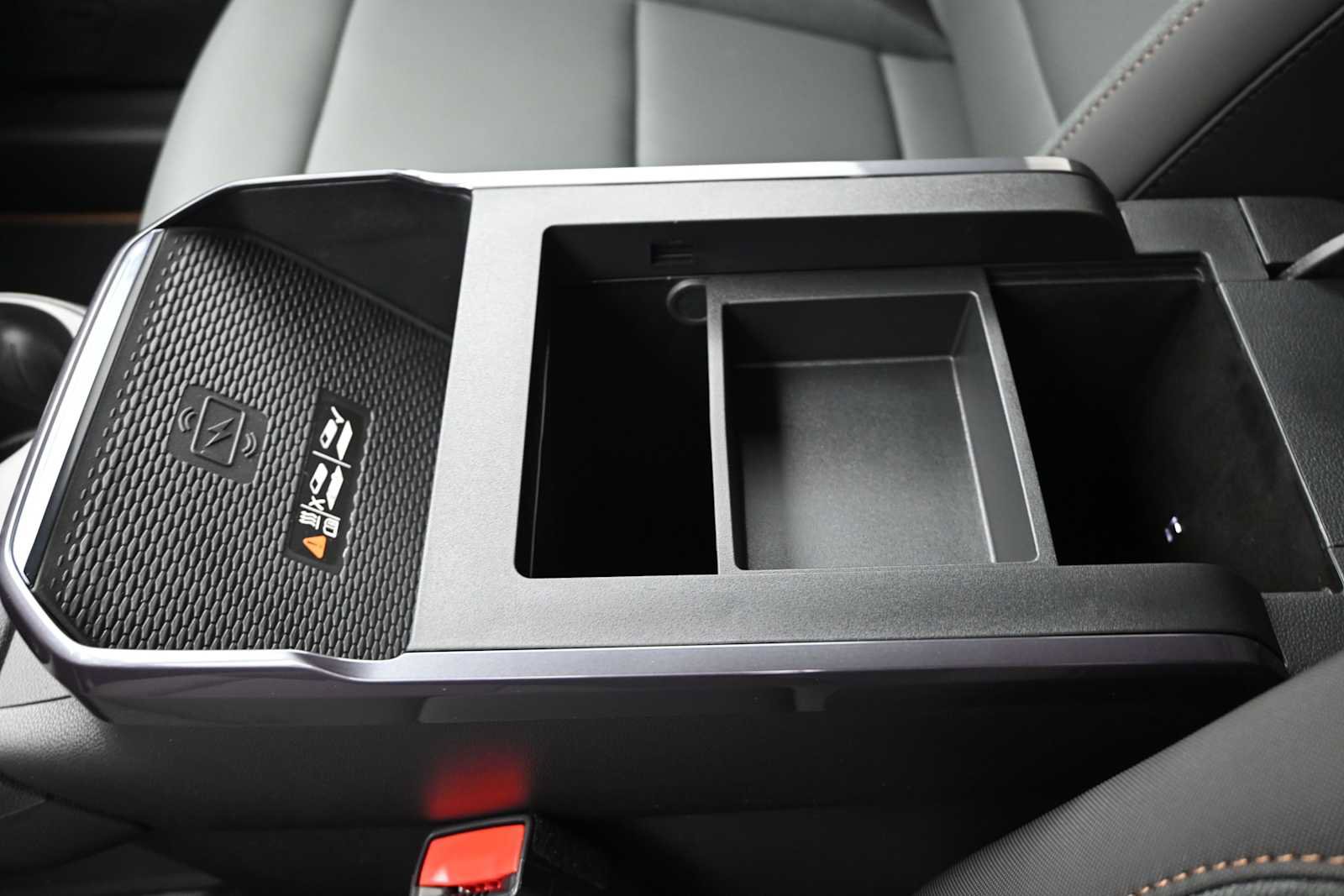 New 2027 GMC Terrain AT4 w/ LPO, Hit The Road Package AWD/4WD image 19