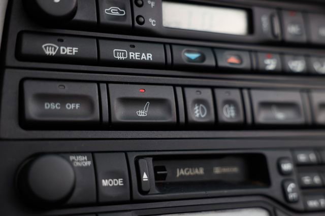 Used 2003 Jaguar XK8 Convertible image 35