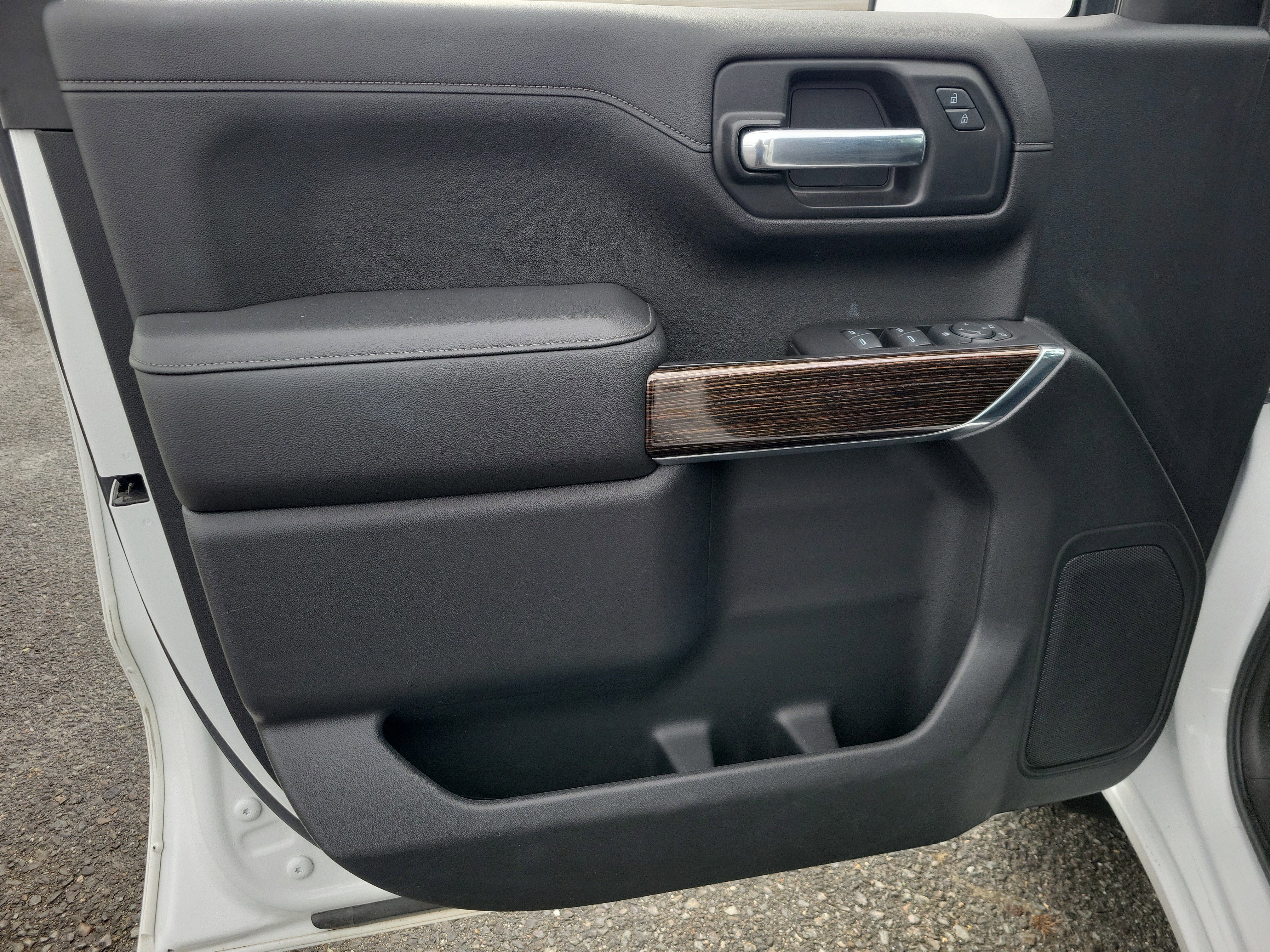 Used 2020 GMC Sierra 1500 Elevation w/ Elevation Value Package image 15