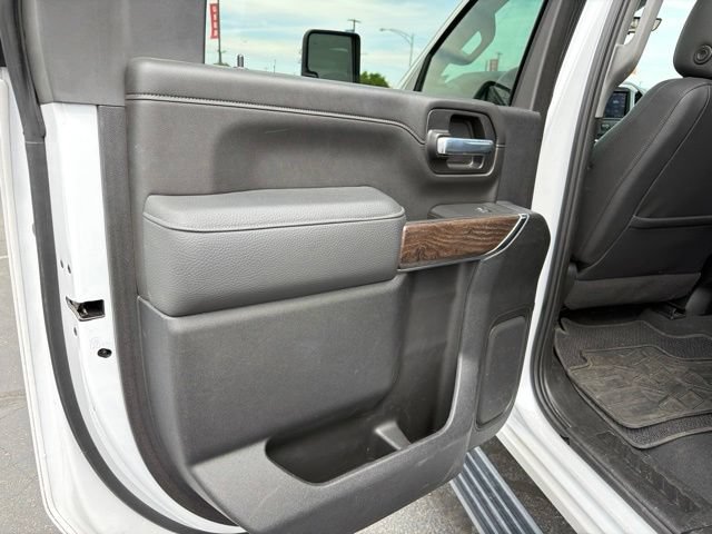 Used 2021 GMC Sierra 3500 Denali w/ Denali Ultimate Package AWD/4WD image 24