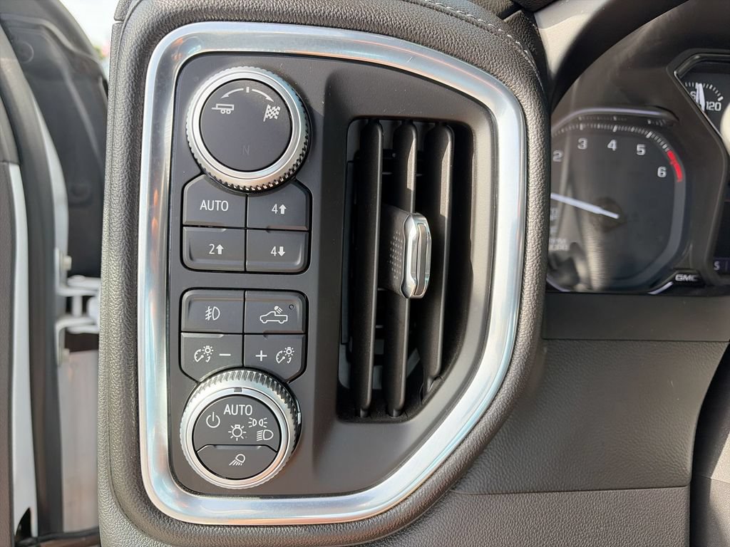Used 2019 GMC Sierra 1500 SLT w/ SLT Premium Plus Package AWD/4WD image 24