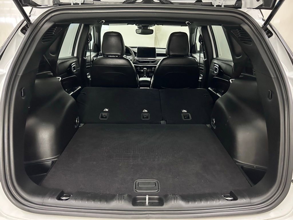 Used 2023 Jeep Compass Trailhawk image 12