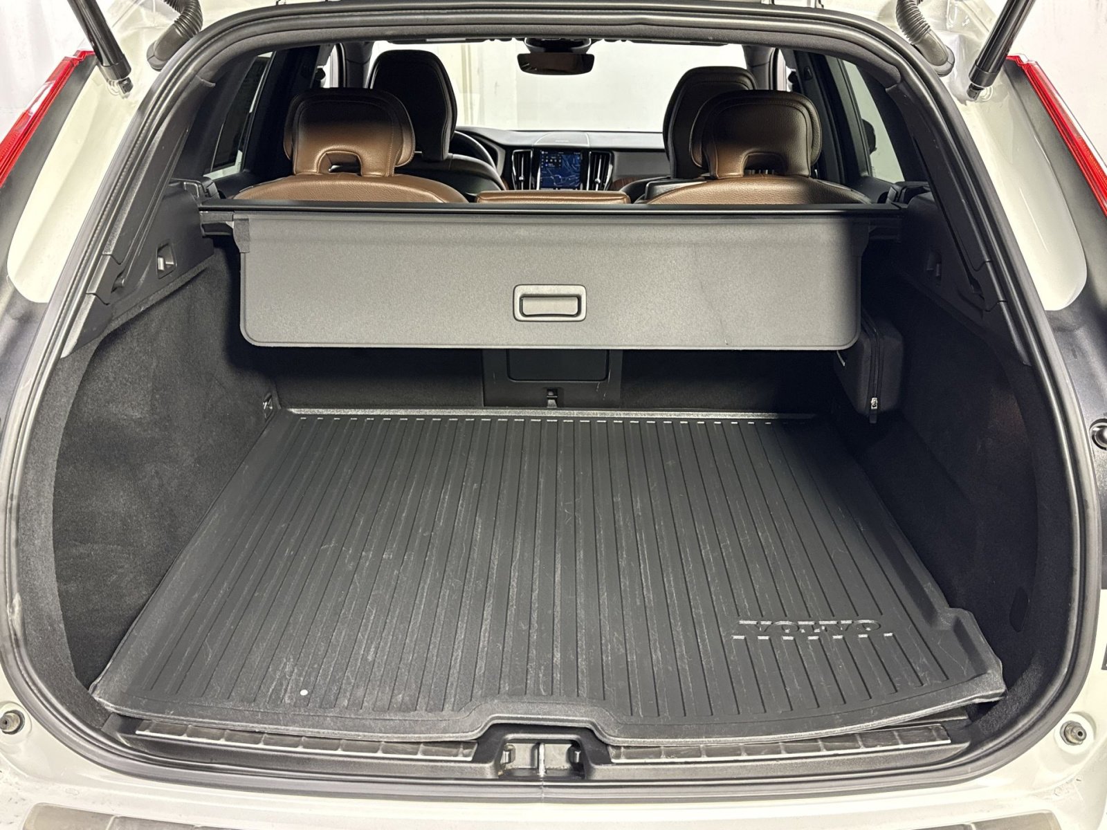 Used 2023 Volvo XC60 B5 Plus w/ Climate Package image 30