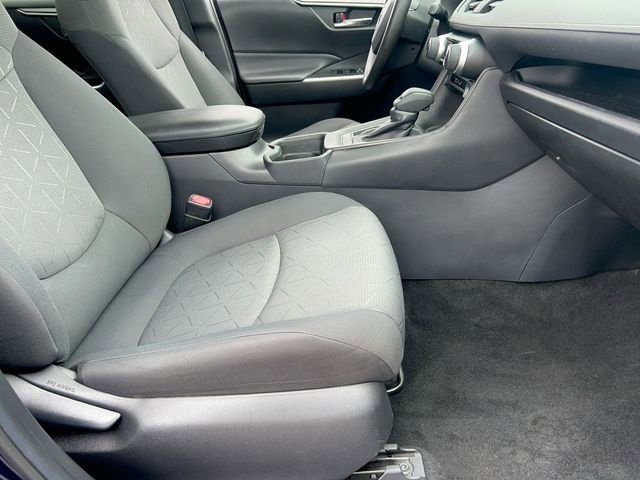 Used 2021 Toyota RAV4 XLE image 19