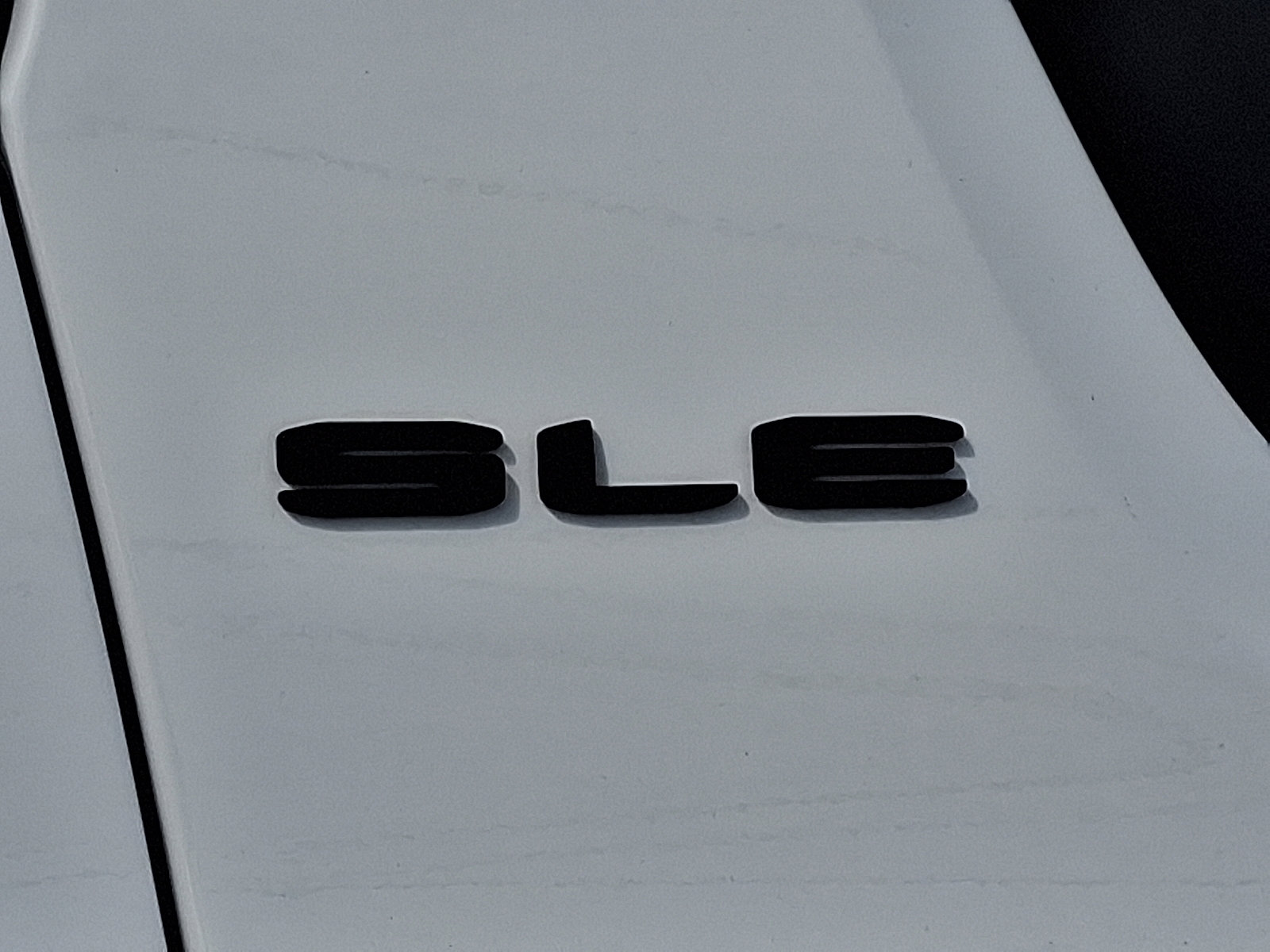 Used 2023 GMC Acadia SLE w/ Driver Convenience Package image 30