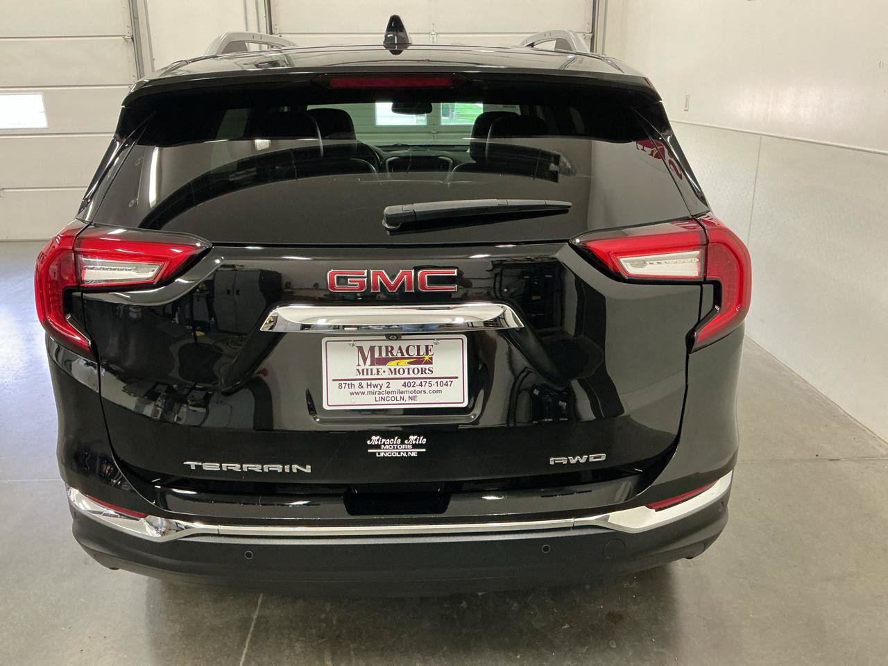Used 2022 GMC Terrain SLT w/ Infotainment Package II AWD/4WD image 5