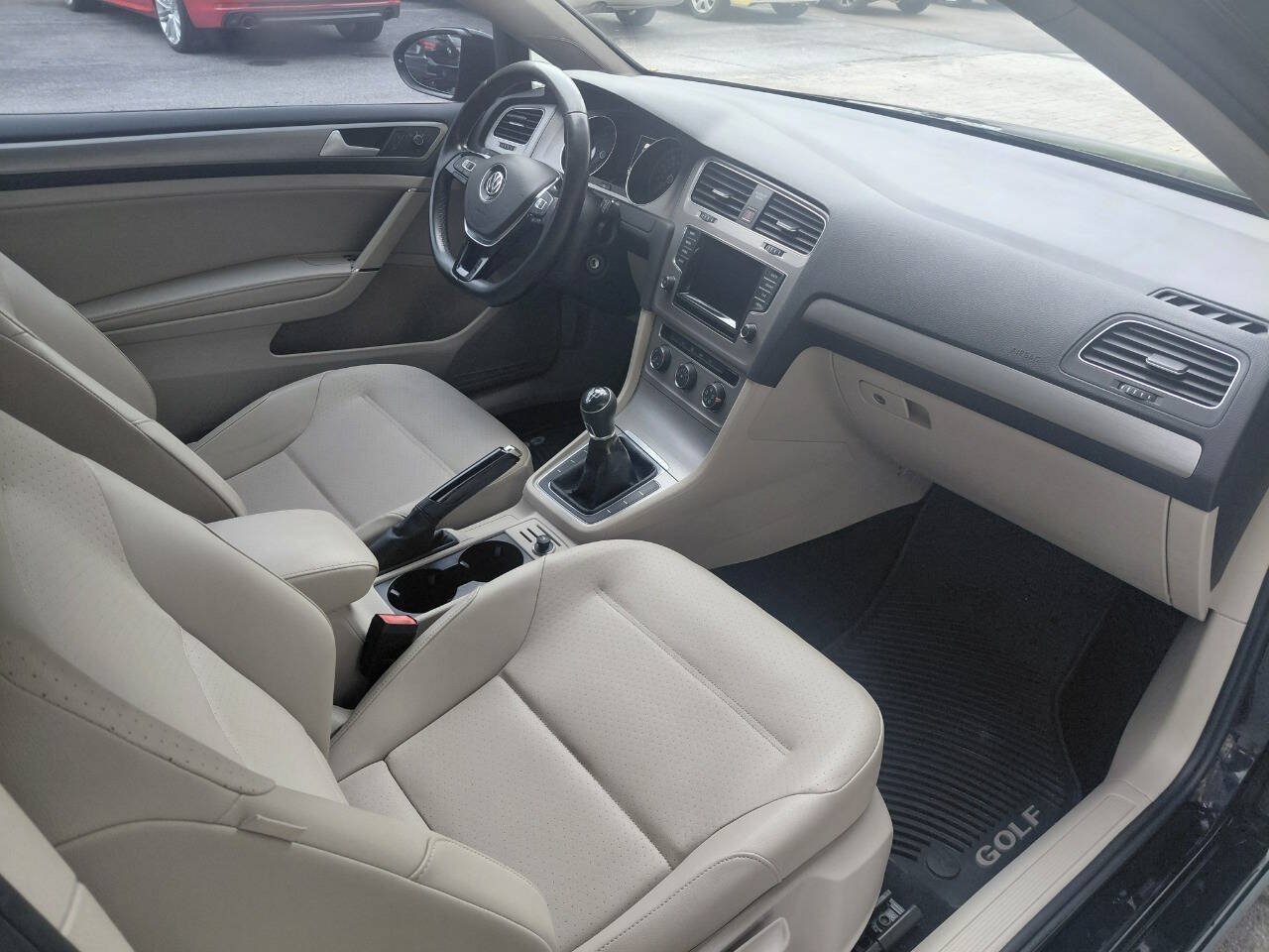 Used 2015 Volkswagen Golf S FWD image 11