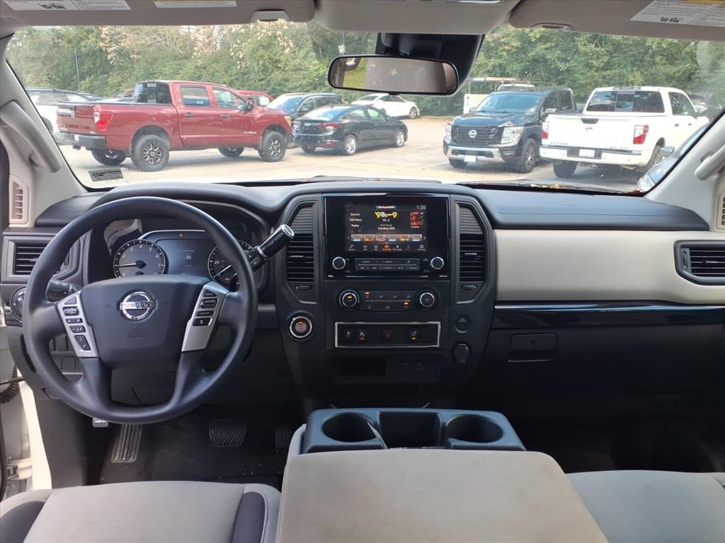 Used 2022 Nissan Titan SV w/ Accessory Utility Package image 21