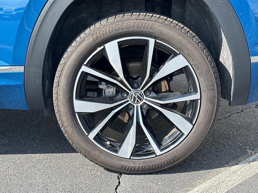 Used 2025 Volkswagen Atlas Cross Sport SEL Premium R-Line image 9