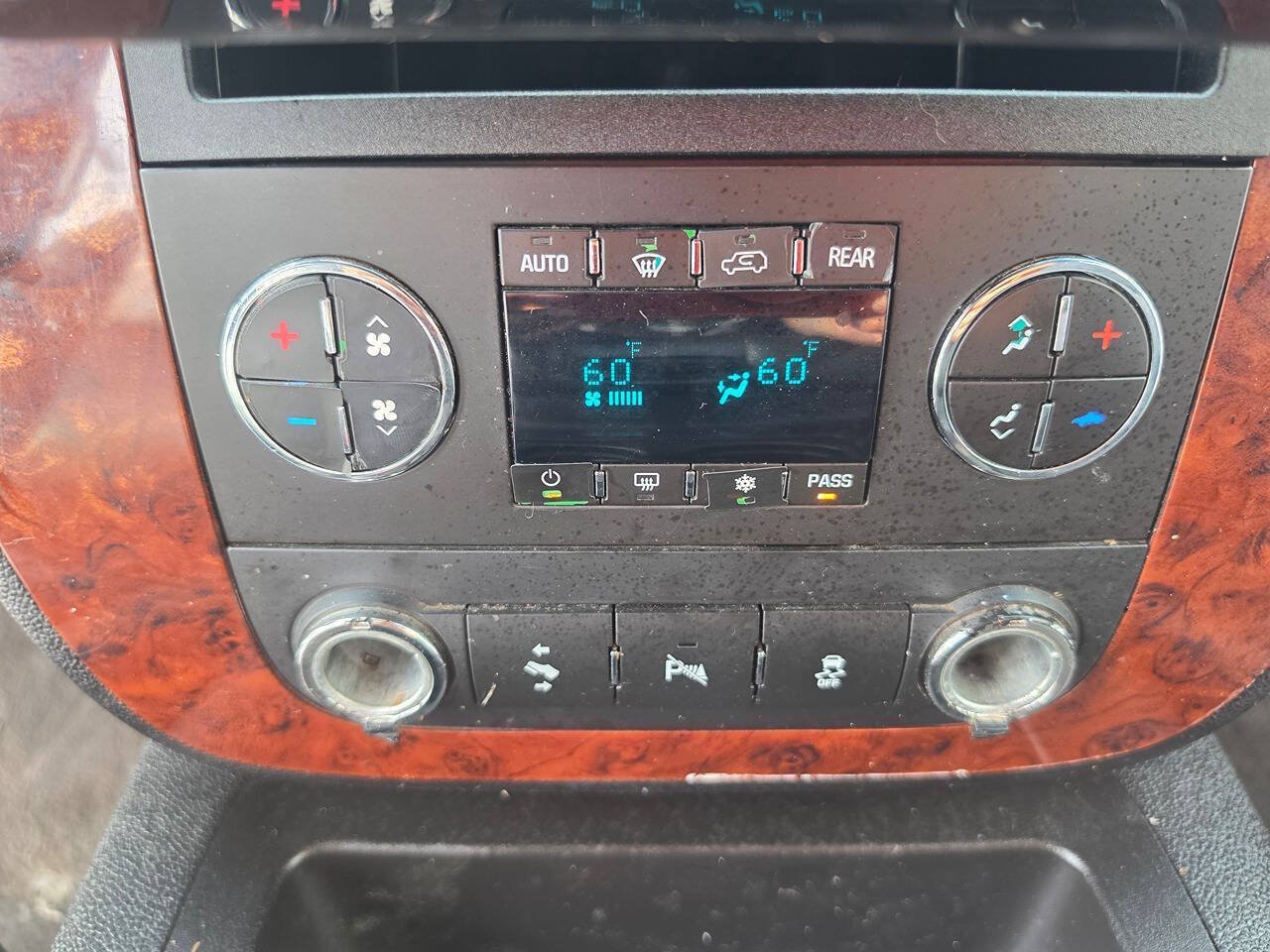 Used 2012 Chevrolet Suburban LT AWD/4WD image 37