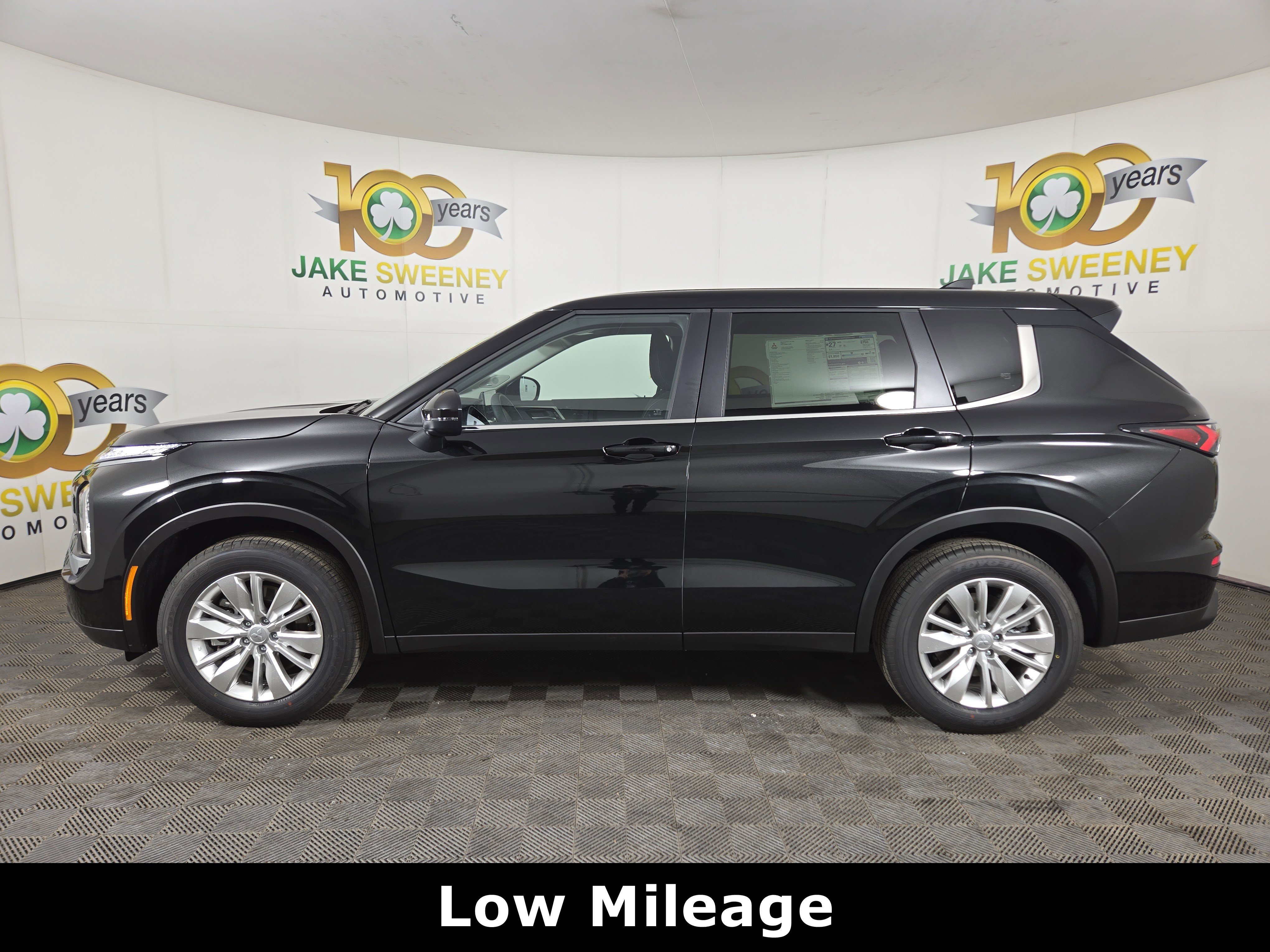 New 2026 Mitsubishi Outlander ES image 4