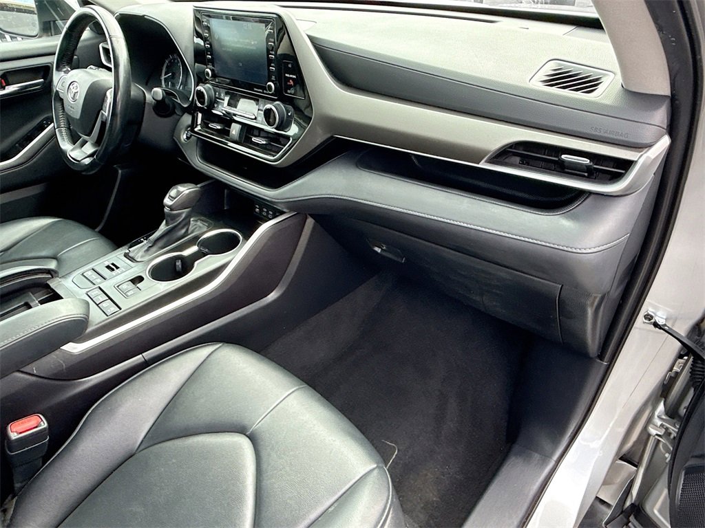 Used 2022 Toyota Highlander XLE image 33