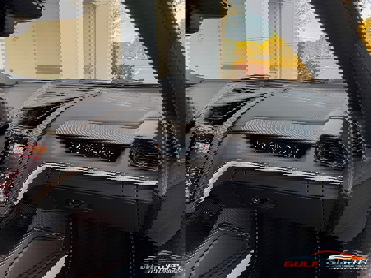 Used 2024 Lamborghini Revuelto image 36