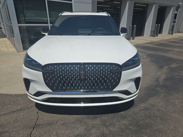 Certified 2025 Lincoln Aviator Black Label AWD/4WD image 13