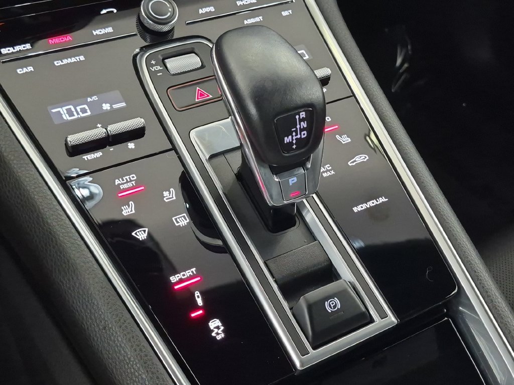 Used 2019 Porsche Panamera 4 AWD/4WD image 24