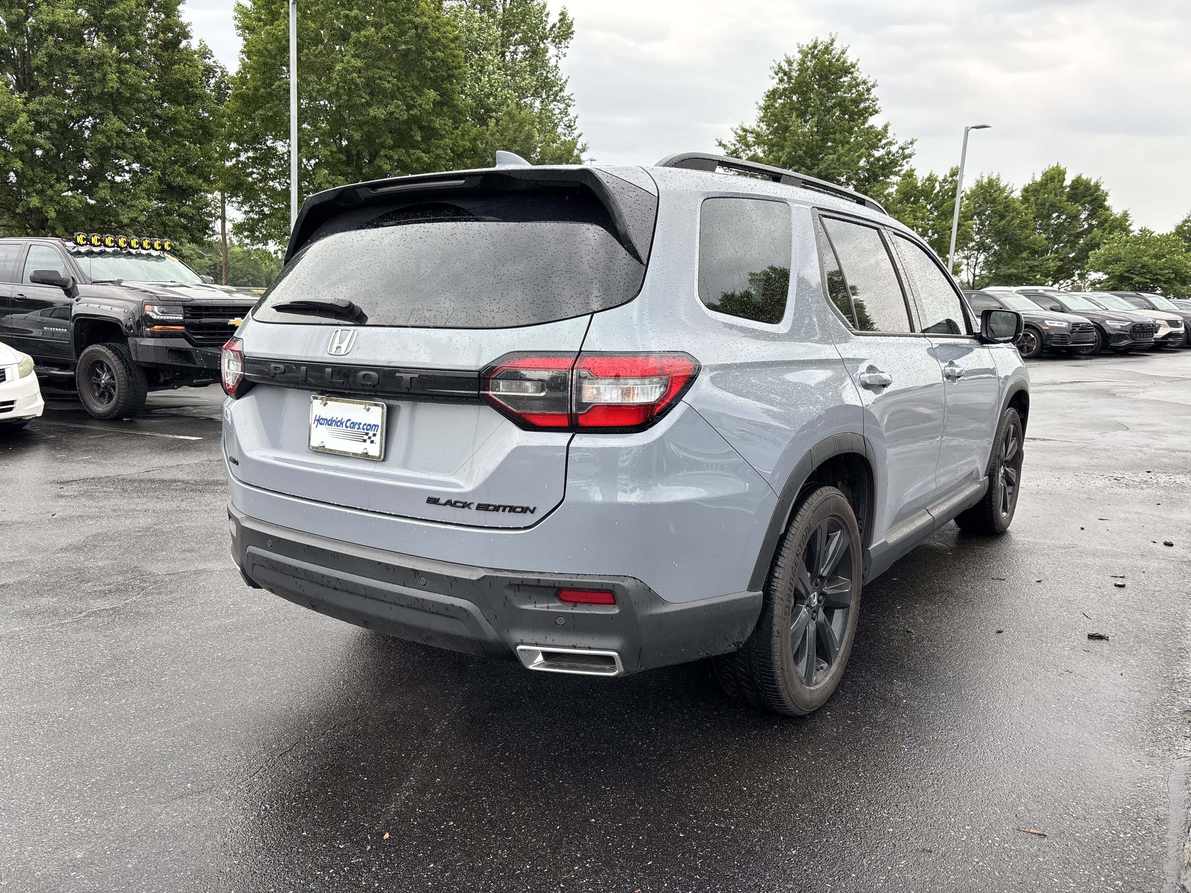 Used 2025 Honda Pilot Black Edition image 24