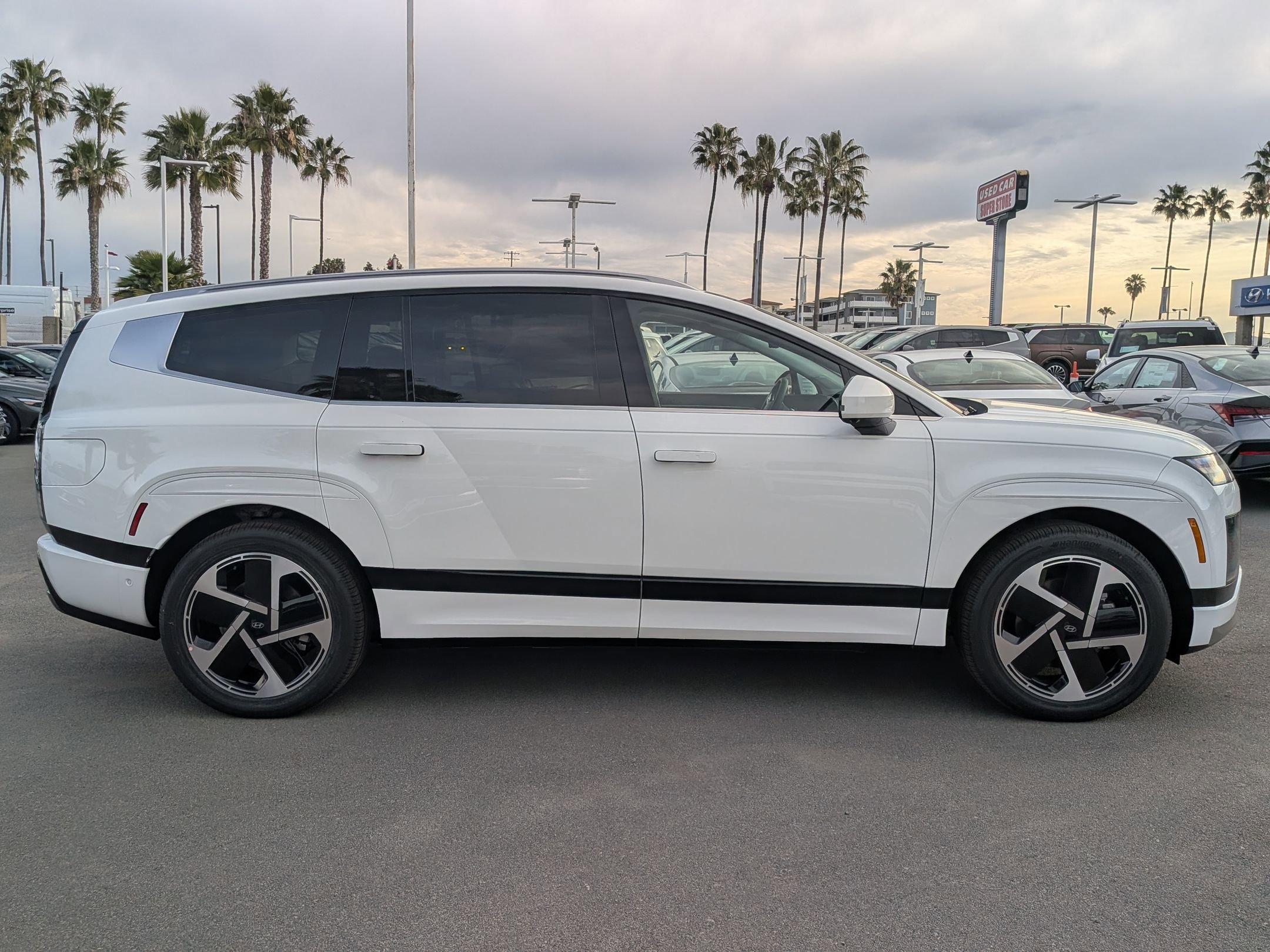 New 2026 Hyundai Ioniq 9 Calligraphy image 5