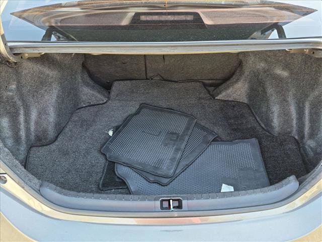 Used 2017 Toyota Corolla SE FWD image 6