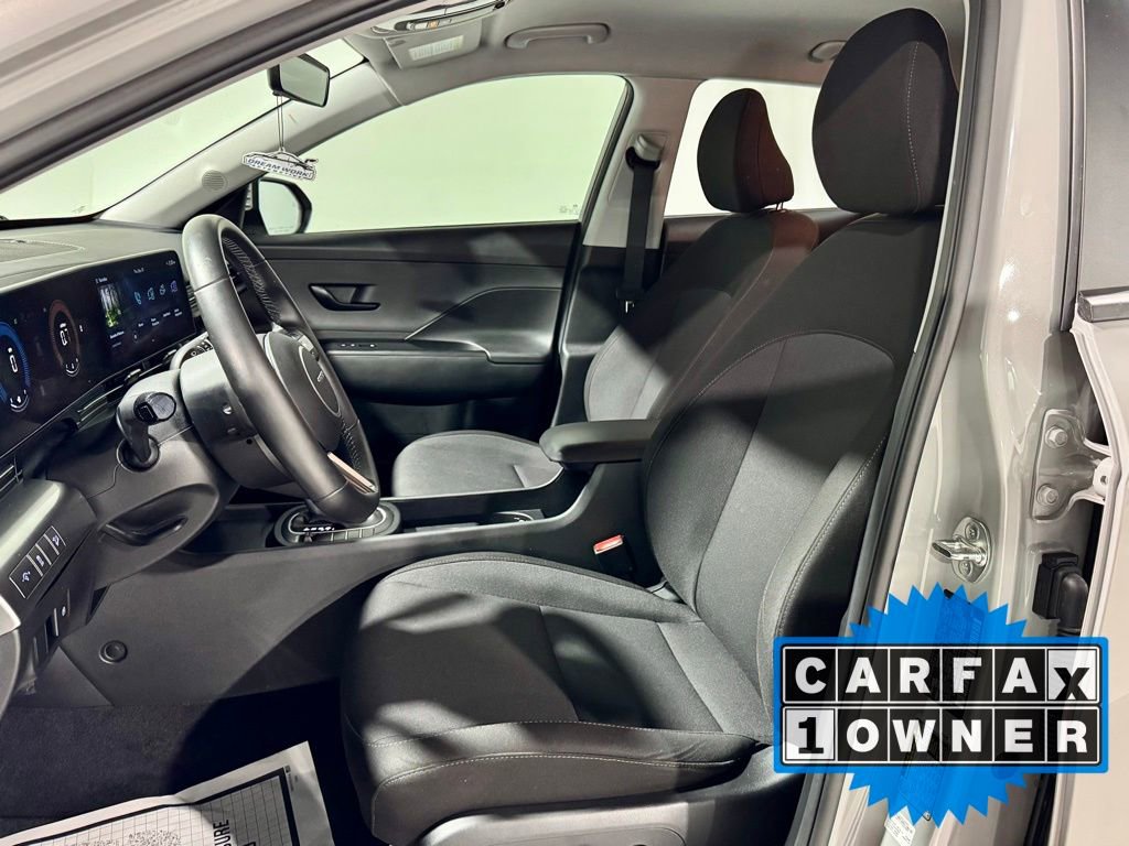 Used 2025 Hyundai Kona SEL image 2