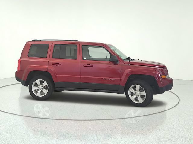 Used 2016 Jeep Patriot Latitude AWD/4WD image 7