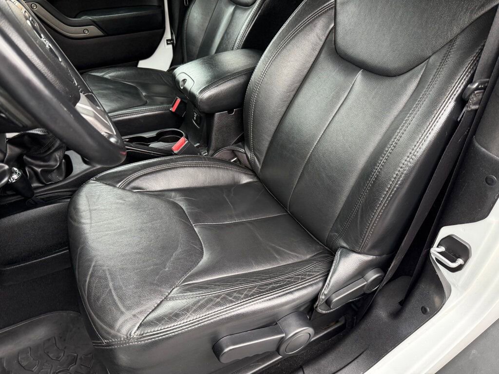 Used 2013 Jeep Wrangler Sahara image 17