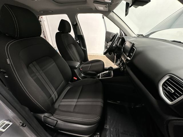 Used 2022 Hyundai Venue SEL w/ Cargo Package image 21