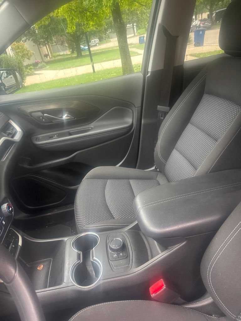 Used 2023 GMC Terrain SLE FWD image 22