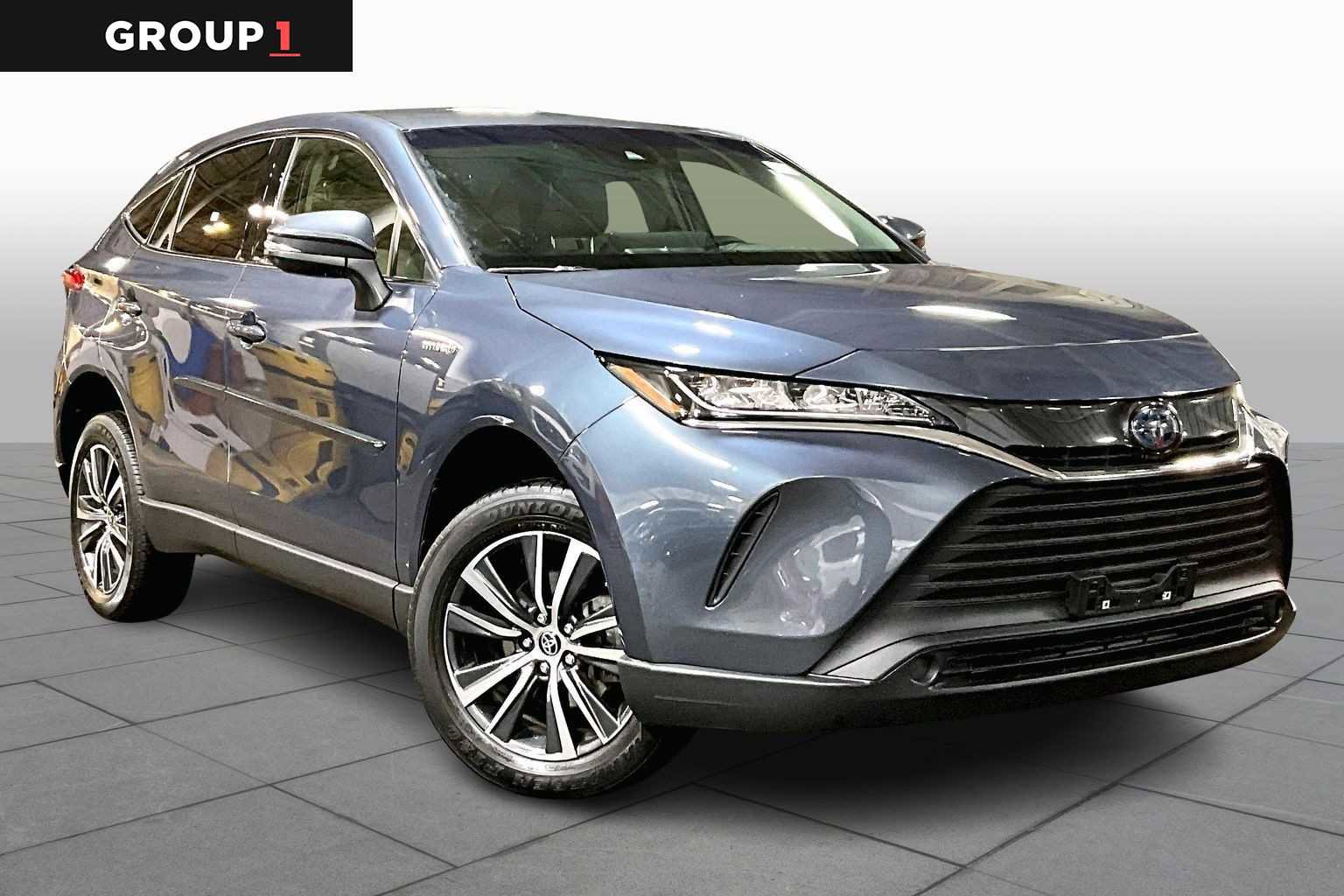 Certified 2021 Toyota Venza LE image 2