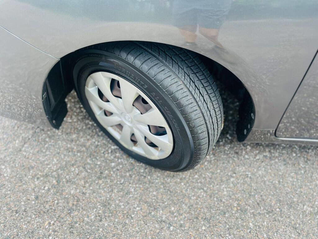 Used 2011 Toyota Corolla LE image 9