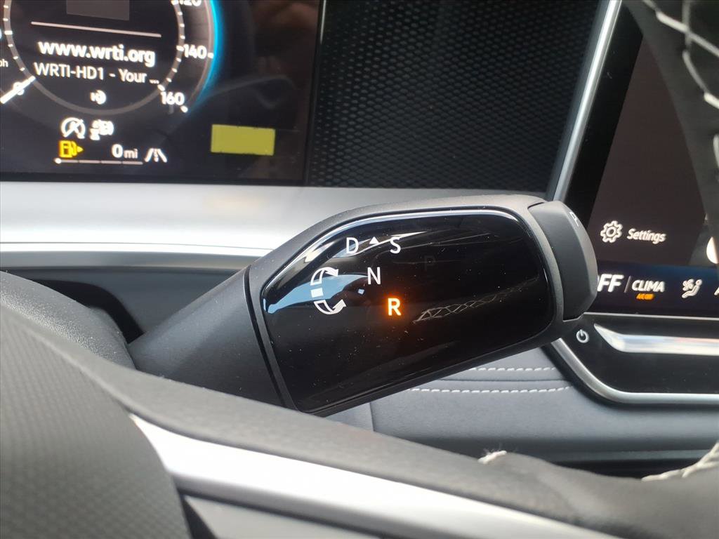 New 2025 Volkswagen Tiguan SE image 14