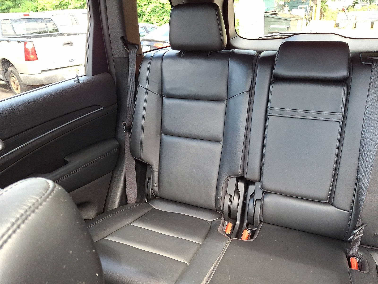 Used 2020 Jeep Grand Cherokee Limited AWD/4WD image 12