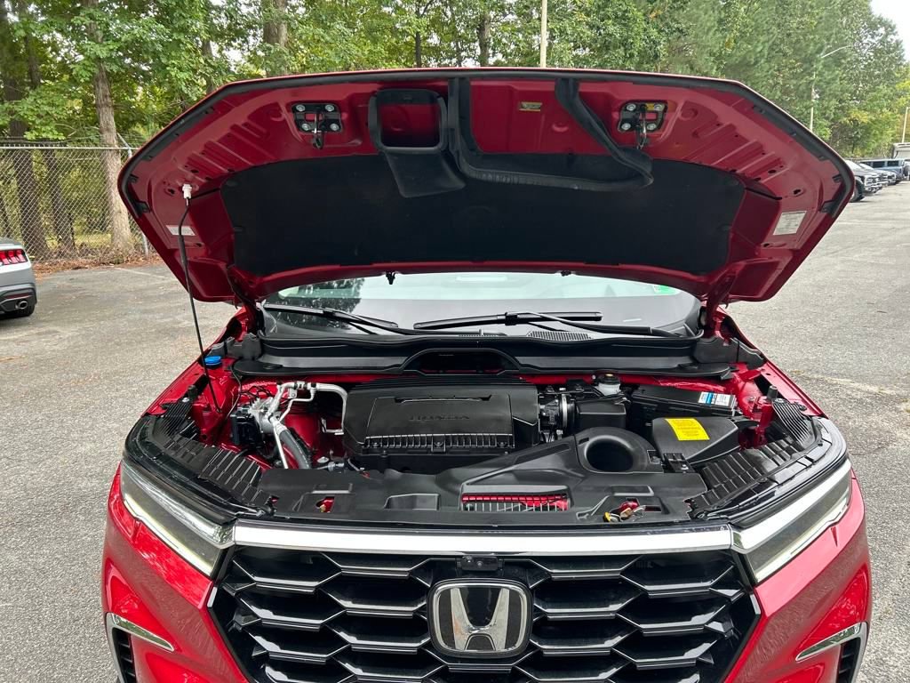 Used 2025 Honda Pilot Elite image 16