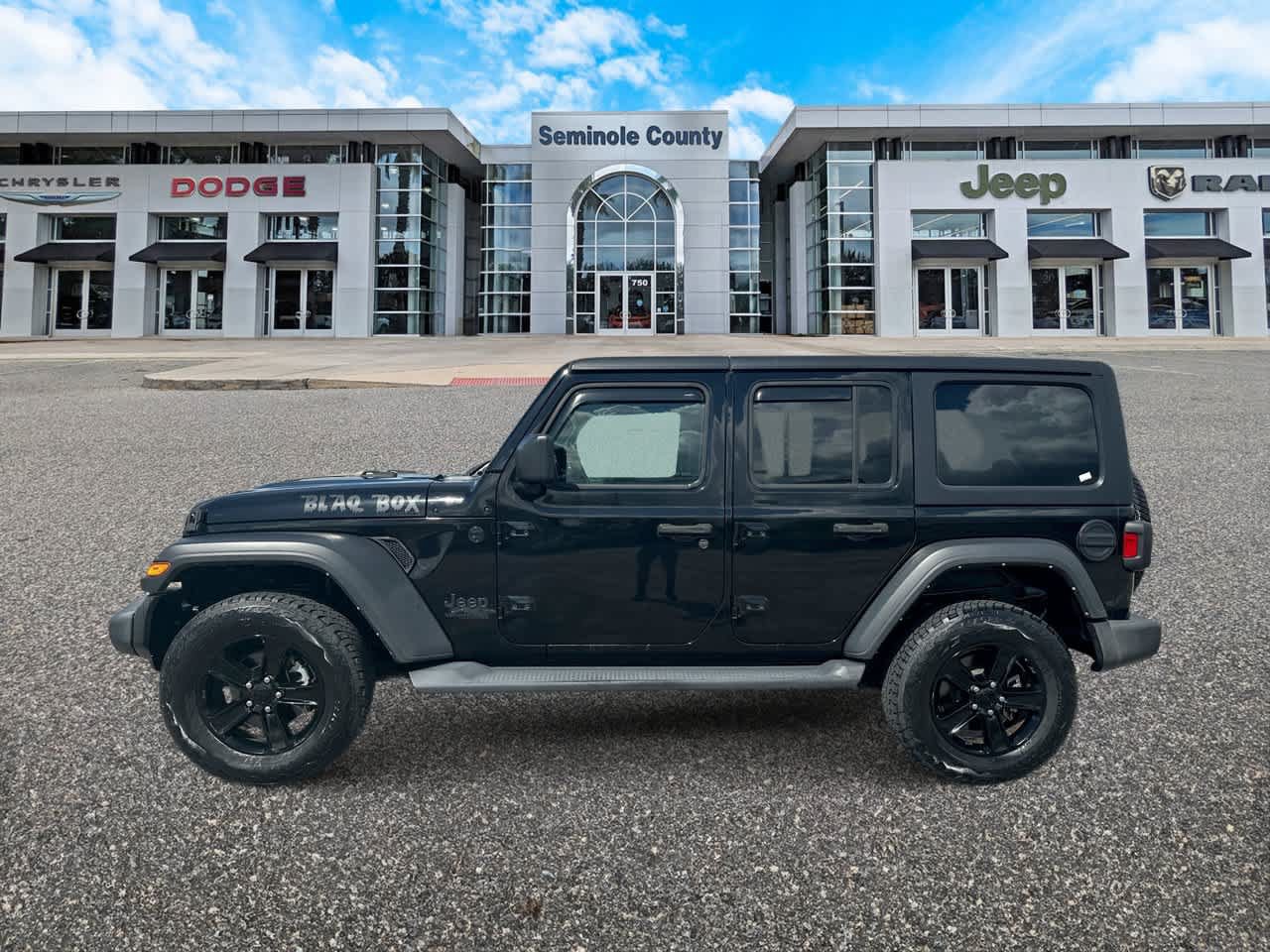 Used 2022 Jeep Wrangler Unlimited Sport AWD/4WD image 4