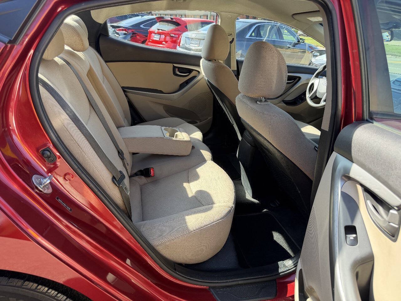 Used 2016 Hyundai Elantra SE FWD image 17