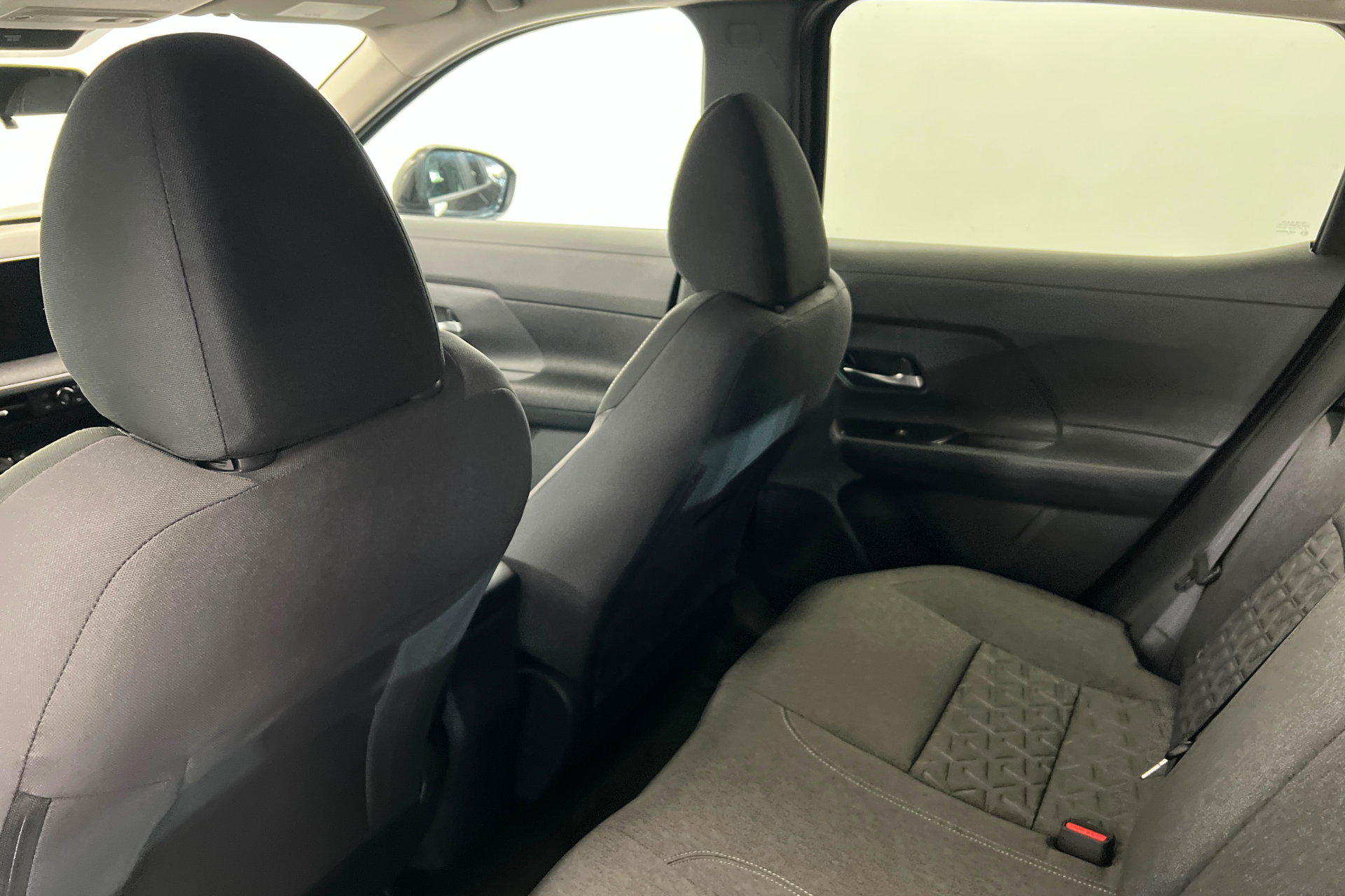 New 2026 Nissan Kicks SV w/ Cold Weather Package FWD image 19