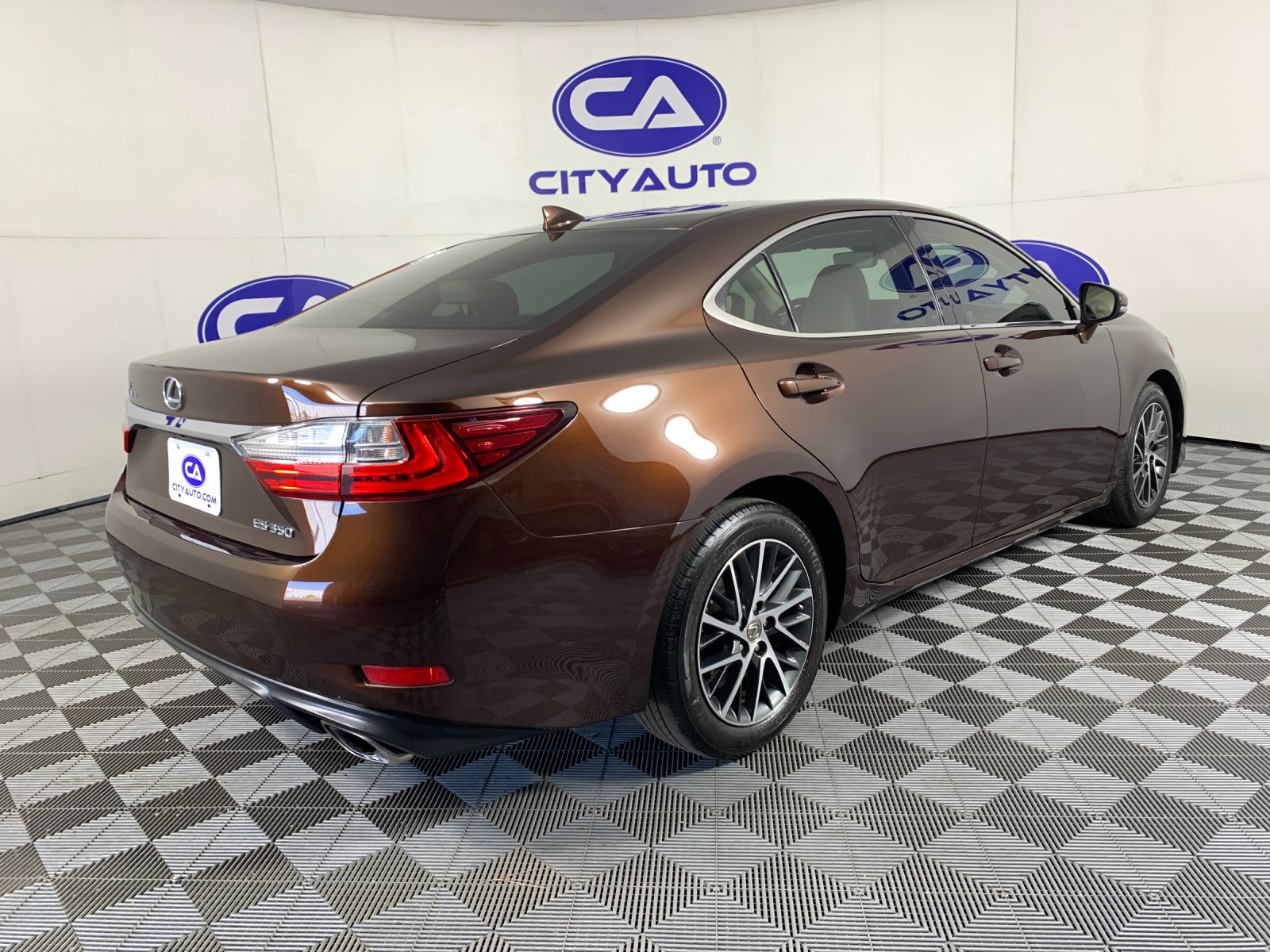 Used 2018 Lexus ES 350 w/ Accessory Package 2 FWD image 2