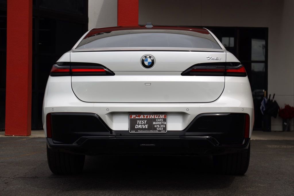 Used 2023 BMW 740i RWD image 13