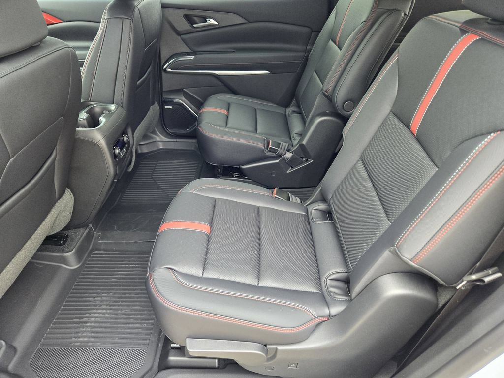 New 2026 Chevrolet Traverse RS w/ LPO, Floor Liner Package FWD image 20