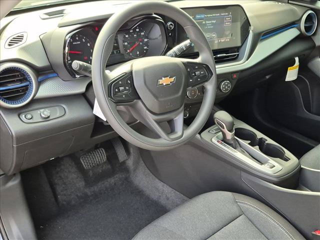 New 2026 Chevrolet Trax LS w/ LS Convenience Package FWD image 3