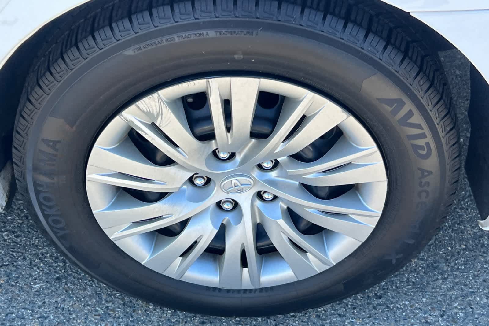 Used 2014 Toyota Camry LE FWD image 22