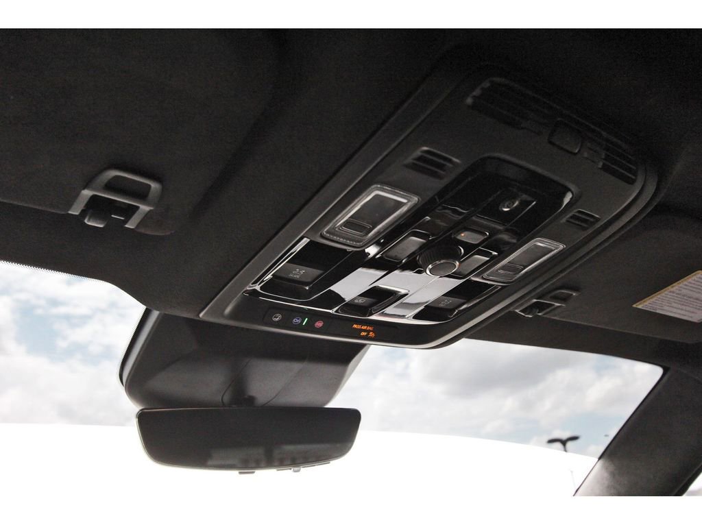 Used 2025 Cadillac Escalade Sport Platinum w/ LPO, ONYX Package image 22