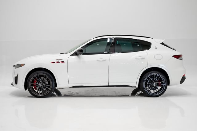 Used 2022 Maserati Levante Trofeo AWD/4WD image 31