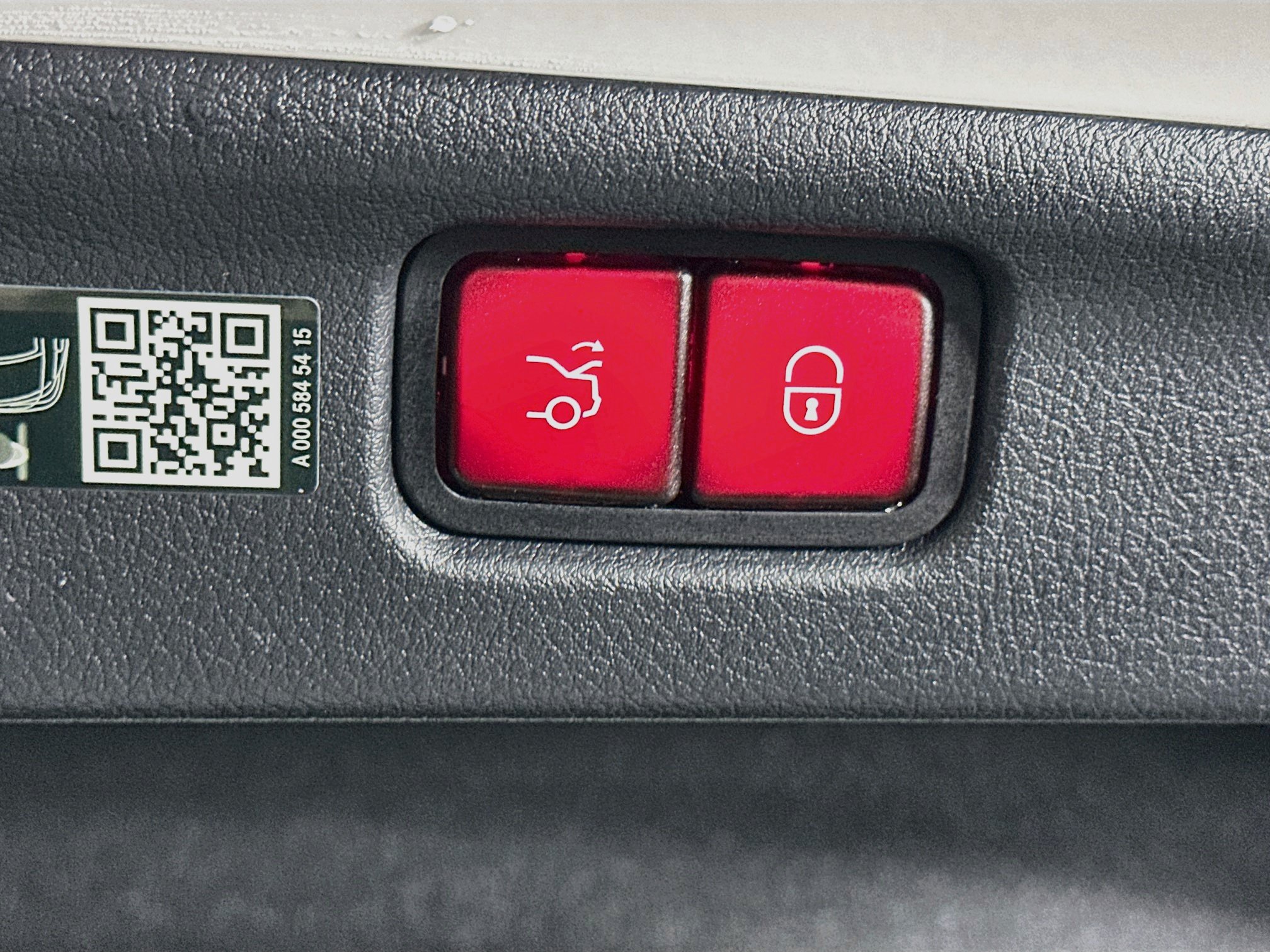 Used 2025 Mercedes-Benz C 300 Sedan image 30