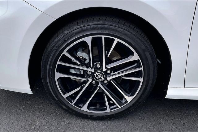 Used 2025 Toyota Camry XLE AWD/4WD image 9