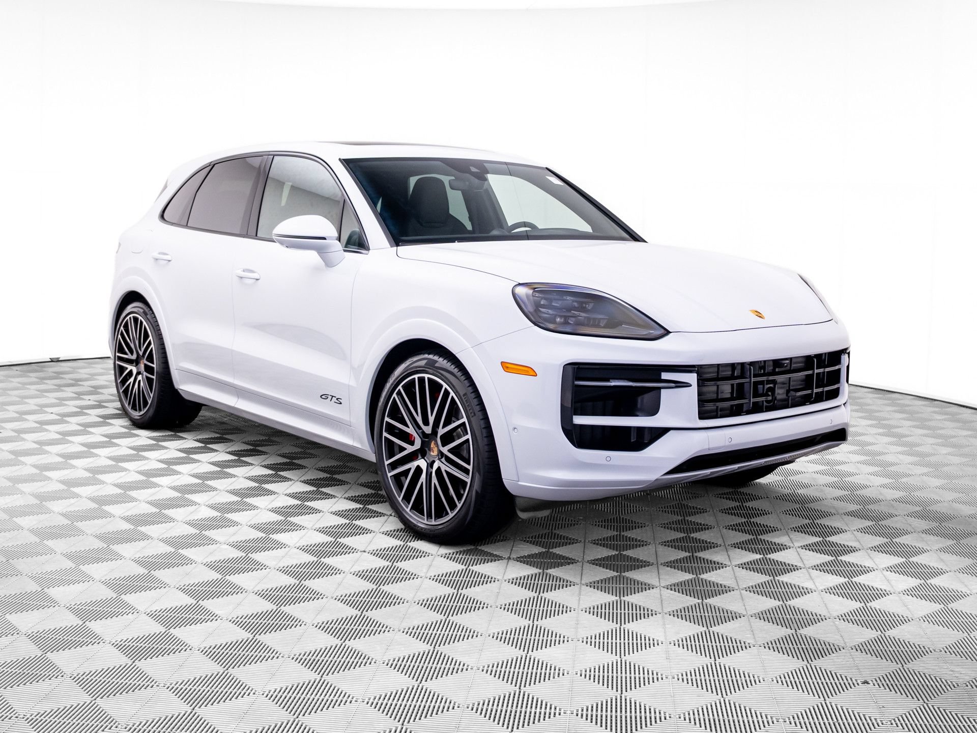 Used 2026 Porsche Cayenne GTS AWD/4WD image 7