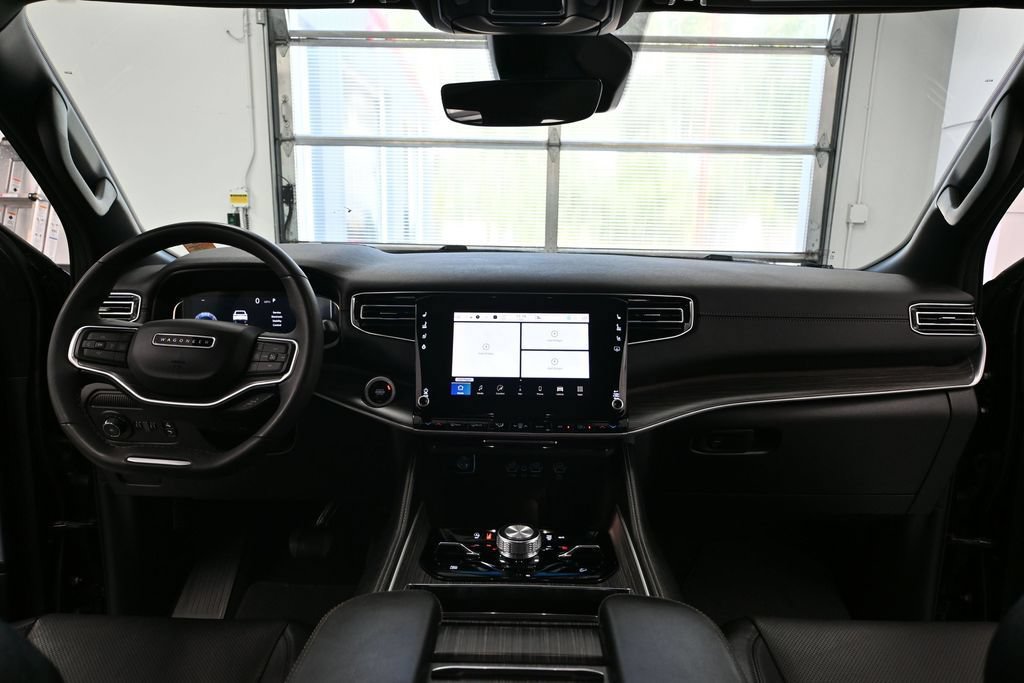 Used 2024 Jeep Wagoneer L Series III w/ Rear Seat Video Group 1 AWD/4WD image 27