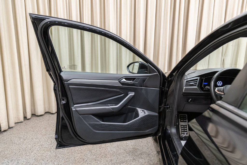 Used 2023 Volkswagen Jetta Sport FWD image 11