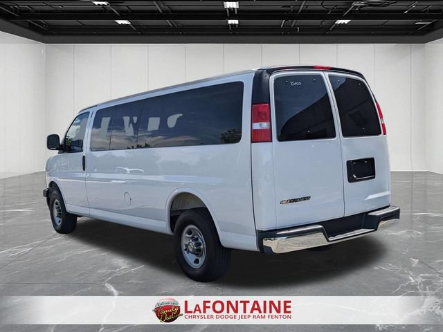 Used 2025 Chevrolet Express 3500 LT w/ LT Preferred Equipment Group RWD image 3